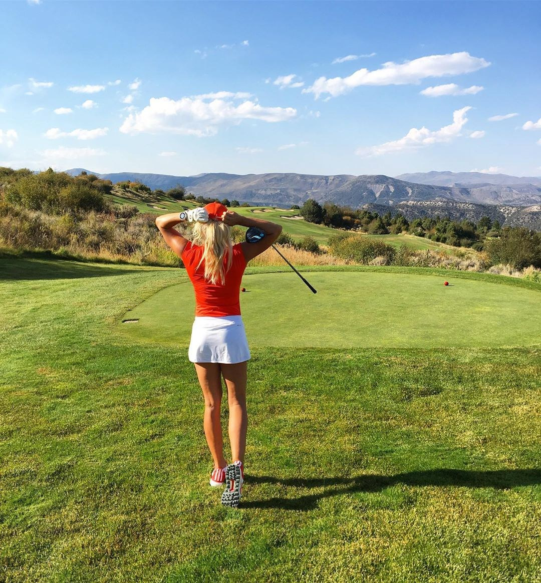 Instagram Golfer Karin Hart Set The Internet On Fire With A Smoking Hot