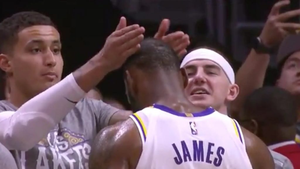 Kyle Kuzma Dissed Kawhi Leonard By Symbolically Crowning LeBron James