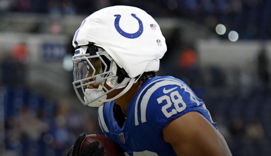 Colts’ Taylor wears Guardian Cap during preseason game