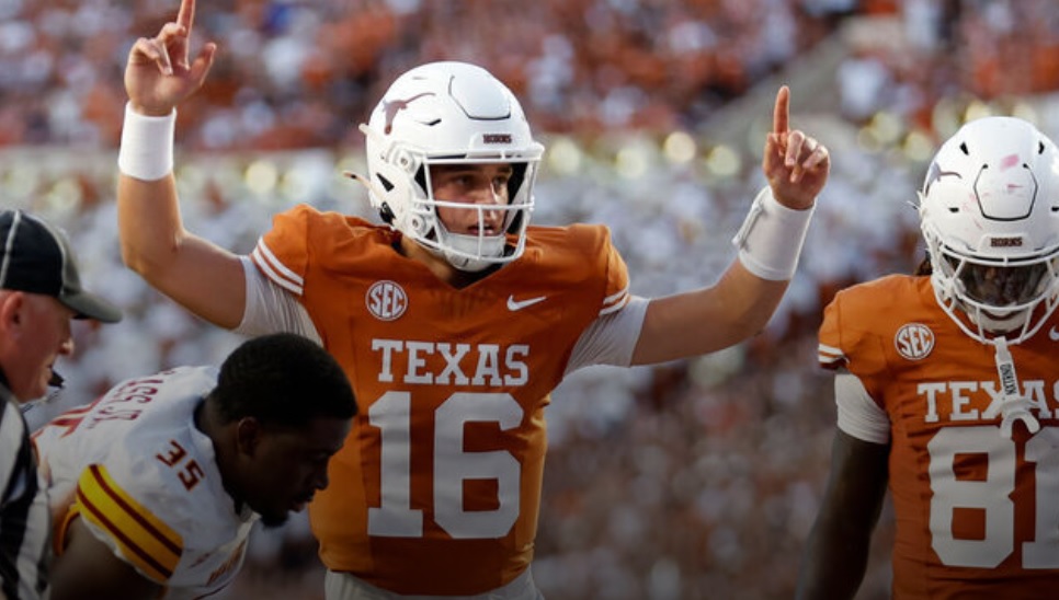 No. 1 Texas keeps rolling in Manning’s 1st start