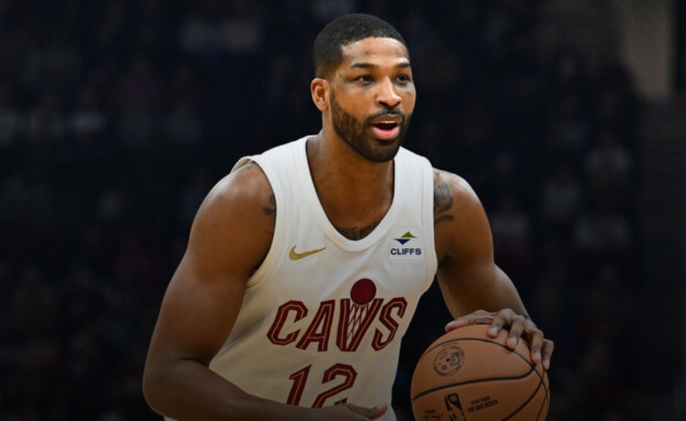 Cavaliers reunite with Thompson on 1-year deal