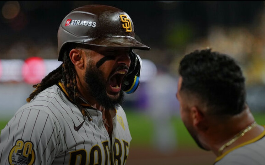 Padres on verge of NLCS after beating Dodgers in Game 3