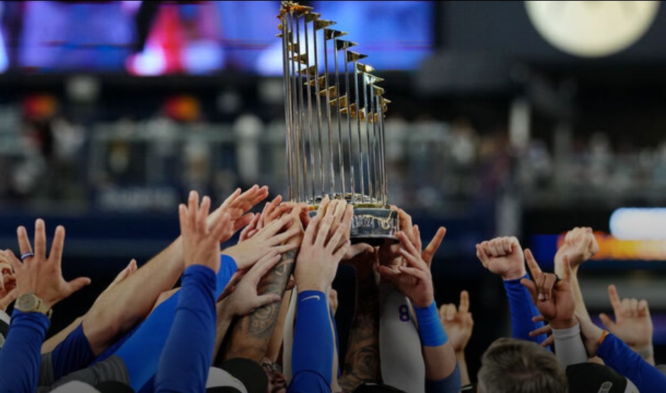 Dodgers hold off Yankees to win 8th World Series title