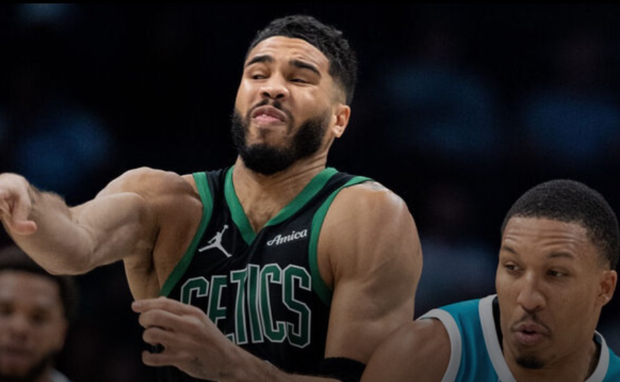 Grant Williams ejected late in Hornets’ loss for trucking Tatum